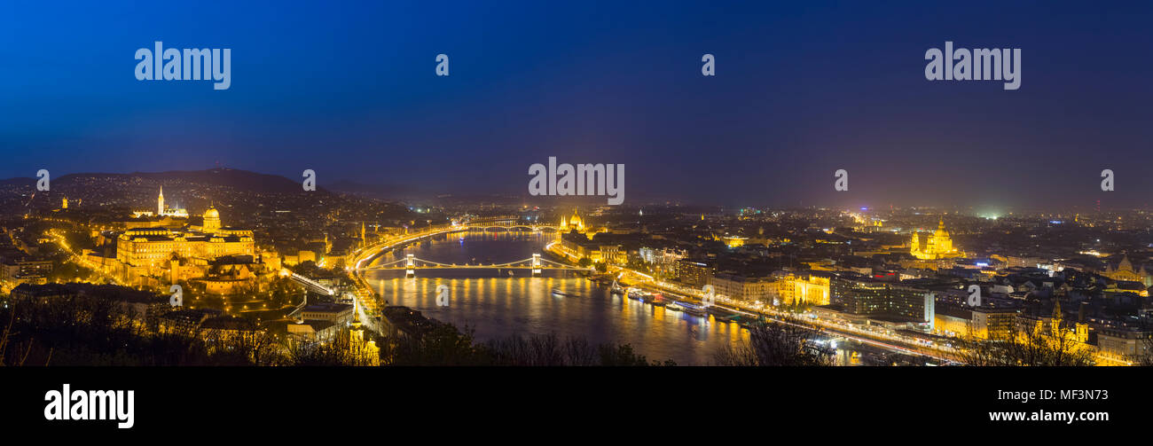 Ungarn, Budapest Buda und Pest bei Nacht Stockfoto