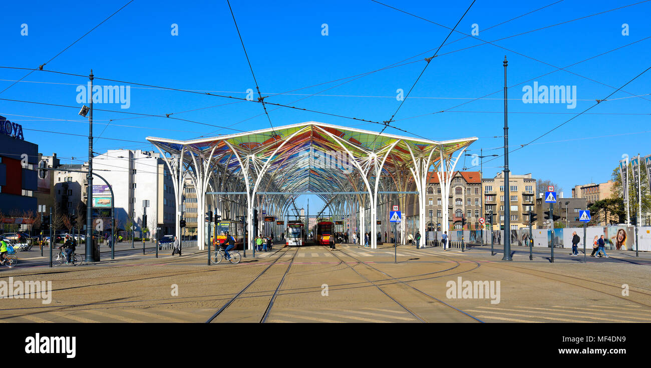 Lodz Lodz/Polen - 2018/04/19: Modernes Viertel von Lodz mit der künstlerischen Gestaltung der zentralen städtischen Verkehr Bahnhof Mickiewicza und Piotrkowska Stockfoto