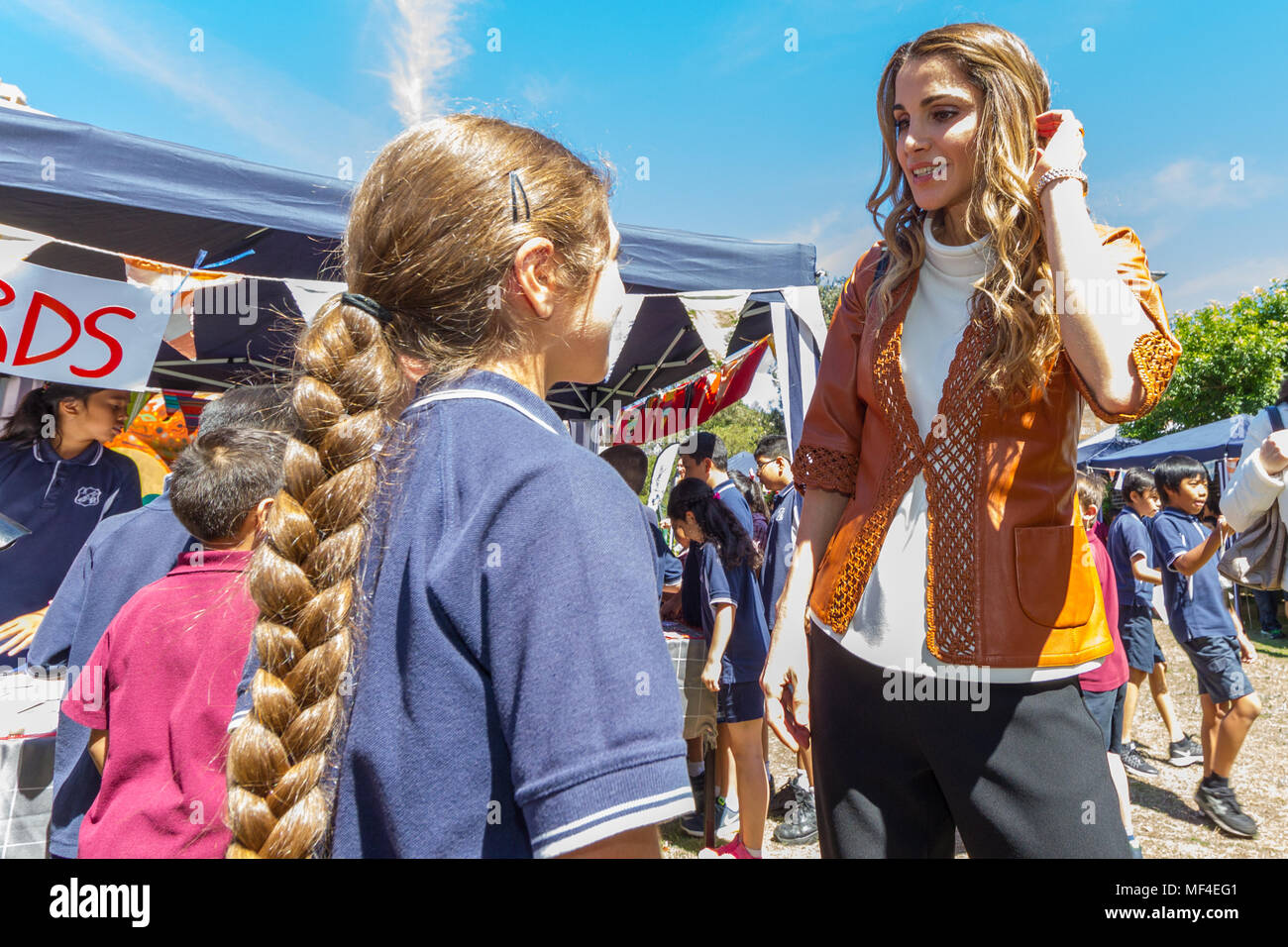 Ihre Majestät Königin Rania Al-Abdullah von Jordanien besuche Fort Street Public School in Sydney als Teil ihrer königlichen Besuch in Australien mit ihrem Ehemann, Seine Majestät König Abdullah II. Bin Al-Hussein, der erste jordanische König nur eine Frau haben. Stockfoto