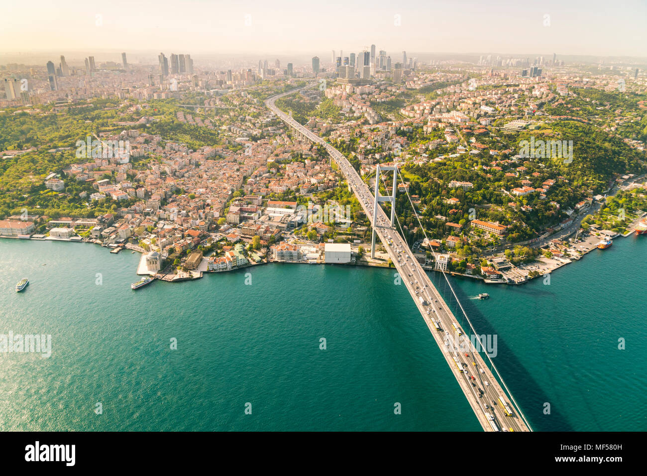 Die Türkei, den Bosporus Brücke und der Europäischen Istanbul im Hintergrund Stockfoto