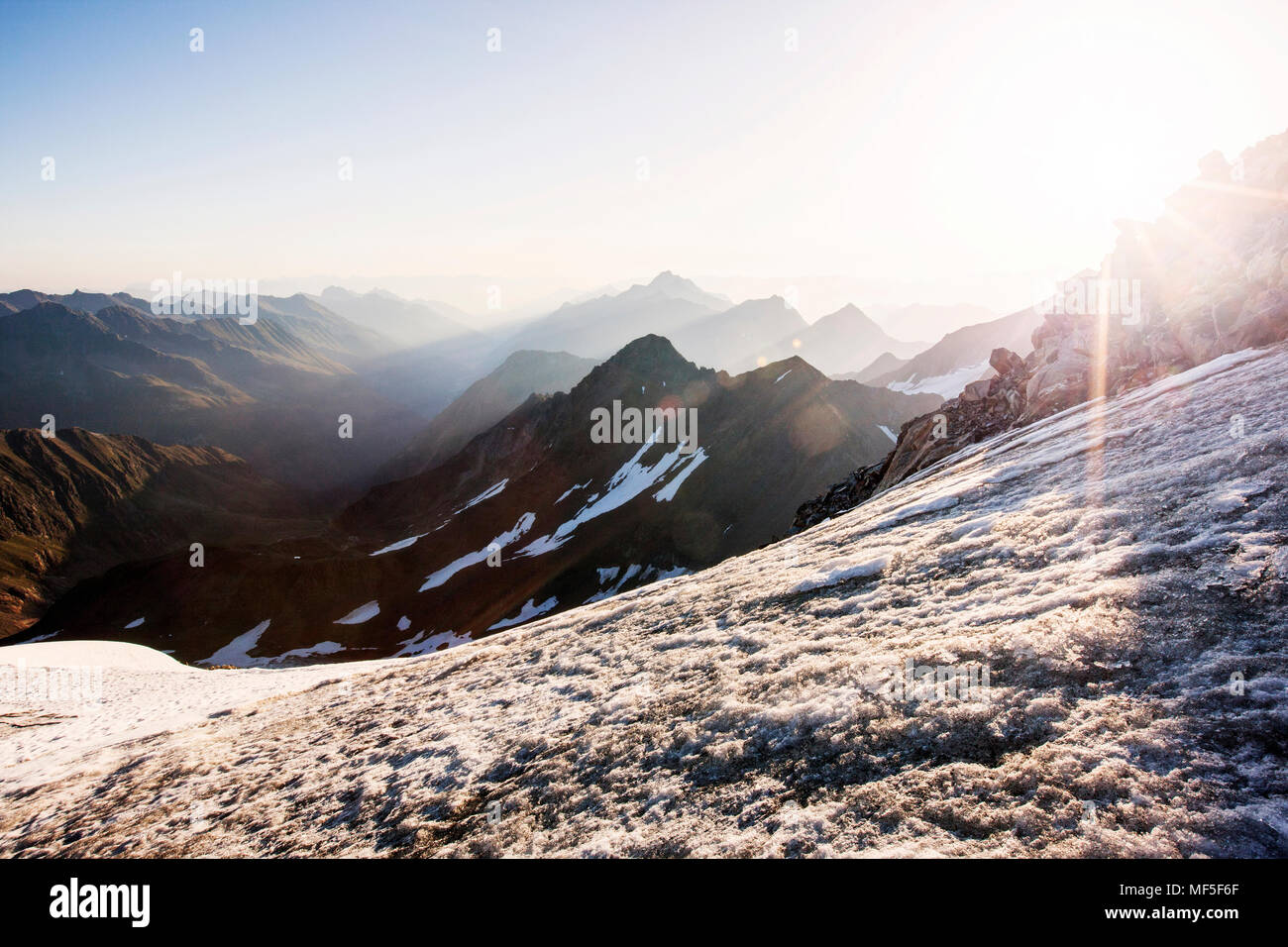 Österreich, Tirol, Stubaital, Stubaier Alpen, Blick von Wilder Pfaff bei Sonnenaufgang Stockfoto