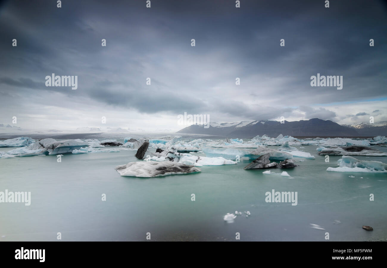 Island, südlich von Island, Joekulsarlon Gletschersee, Eisberge Stockfoto