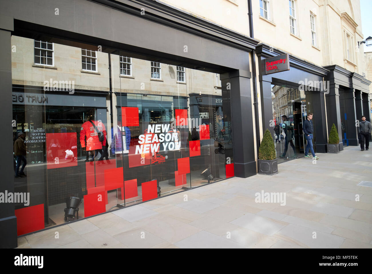 Superdry Store Shop in Bath Somerset England VEREINIGTES KÖNIGREICH  Stockfotografie - Alamy