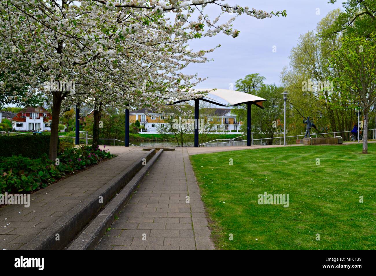 Staines Thames Riverside Gardens Surrey UK. Stockfoto