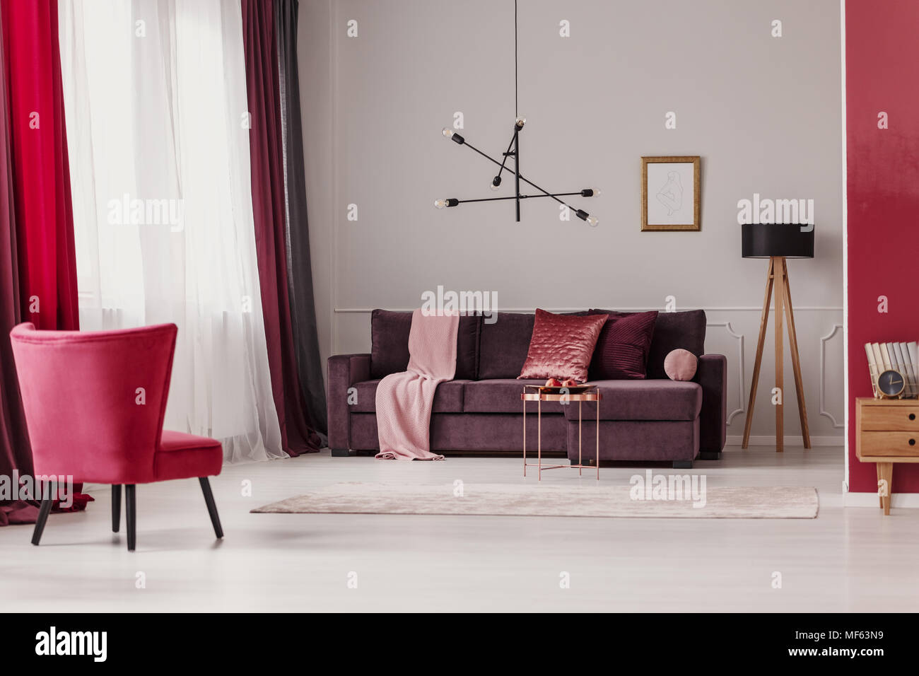 Roter Raum Stockfotos Und Bilder Kaufen Alamy