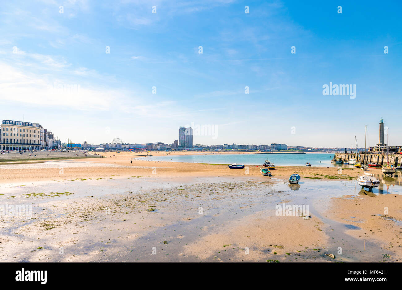 Margate Hafen mit margate Strand im Hintergrund Stockfoto