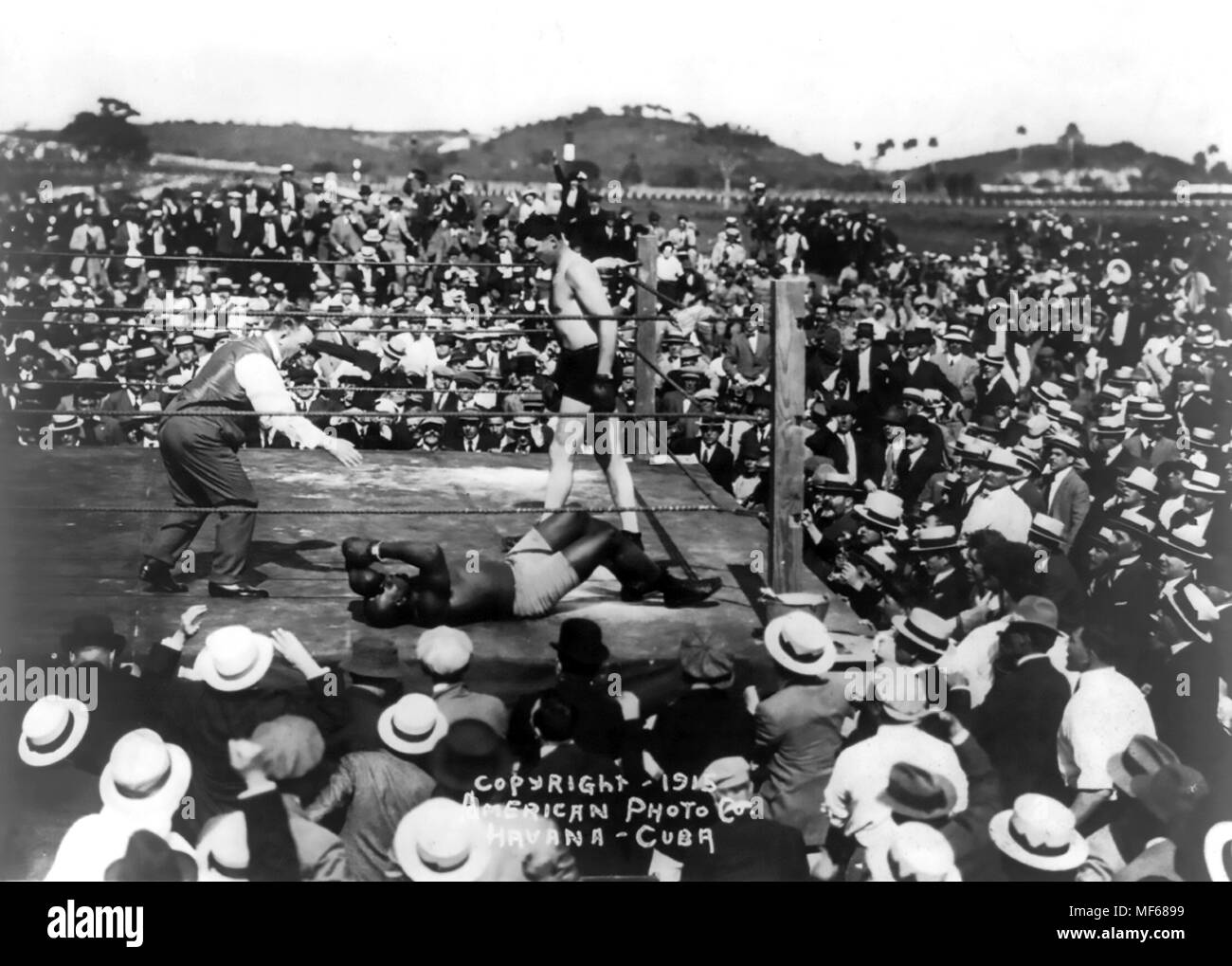 JACK JOHNSON (1878-1946) amerikanischer heavyweight Boxers von Jess Willard im Oriental Park Racetrack besiegt in Havanna am 5. April 1915 Stockfoto