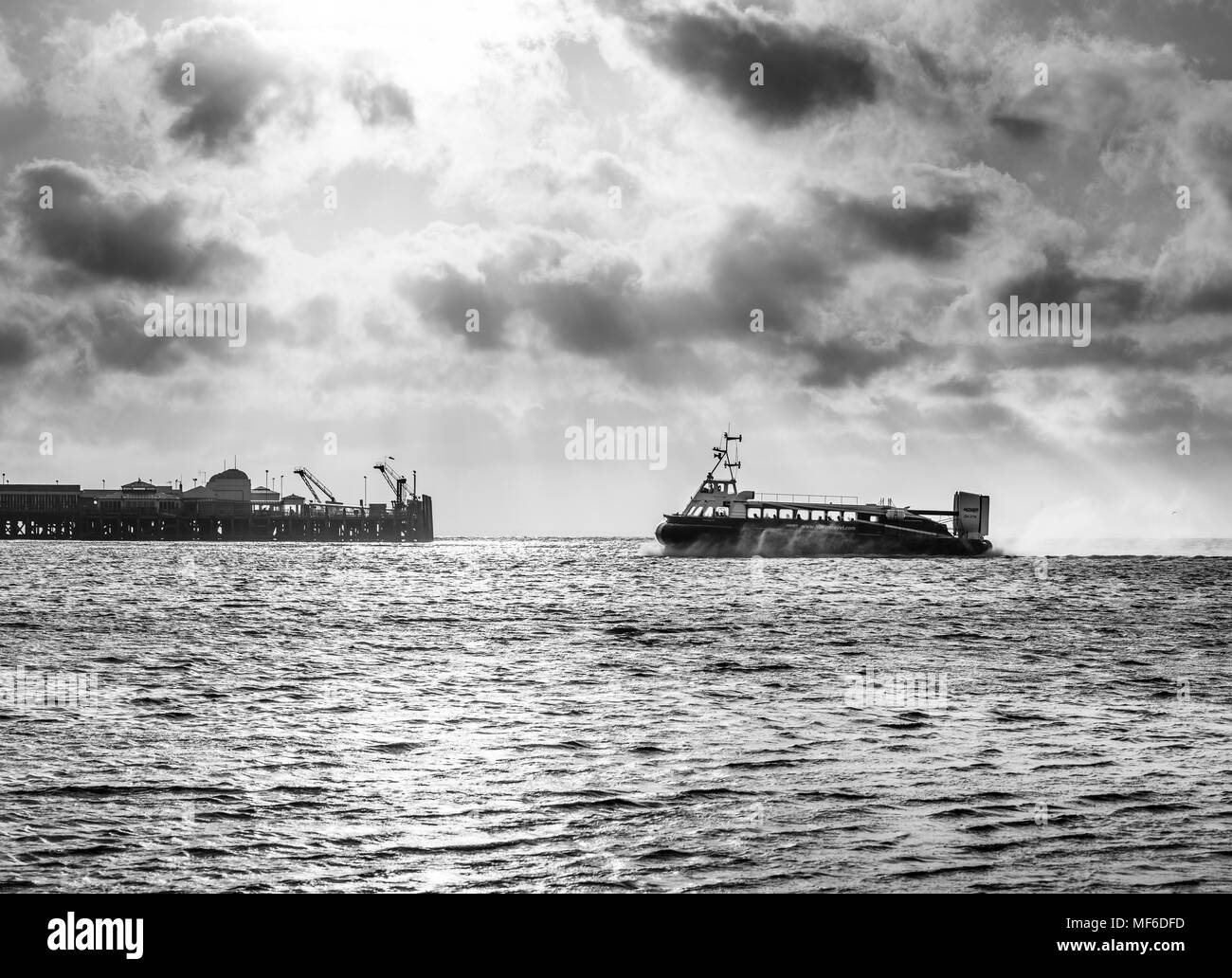 Hovercraft in Ryde Pier Stockfoto