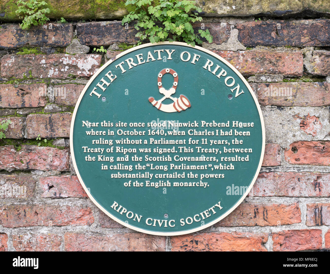 Plakette, der Vertrag von Ripon Ripon, errichtet von der bürgerlichen Gesellschaft, Yorkshire, England, Großbritannien Stockfoto