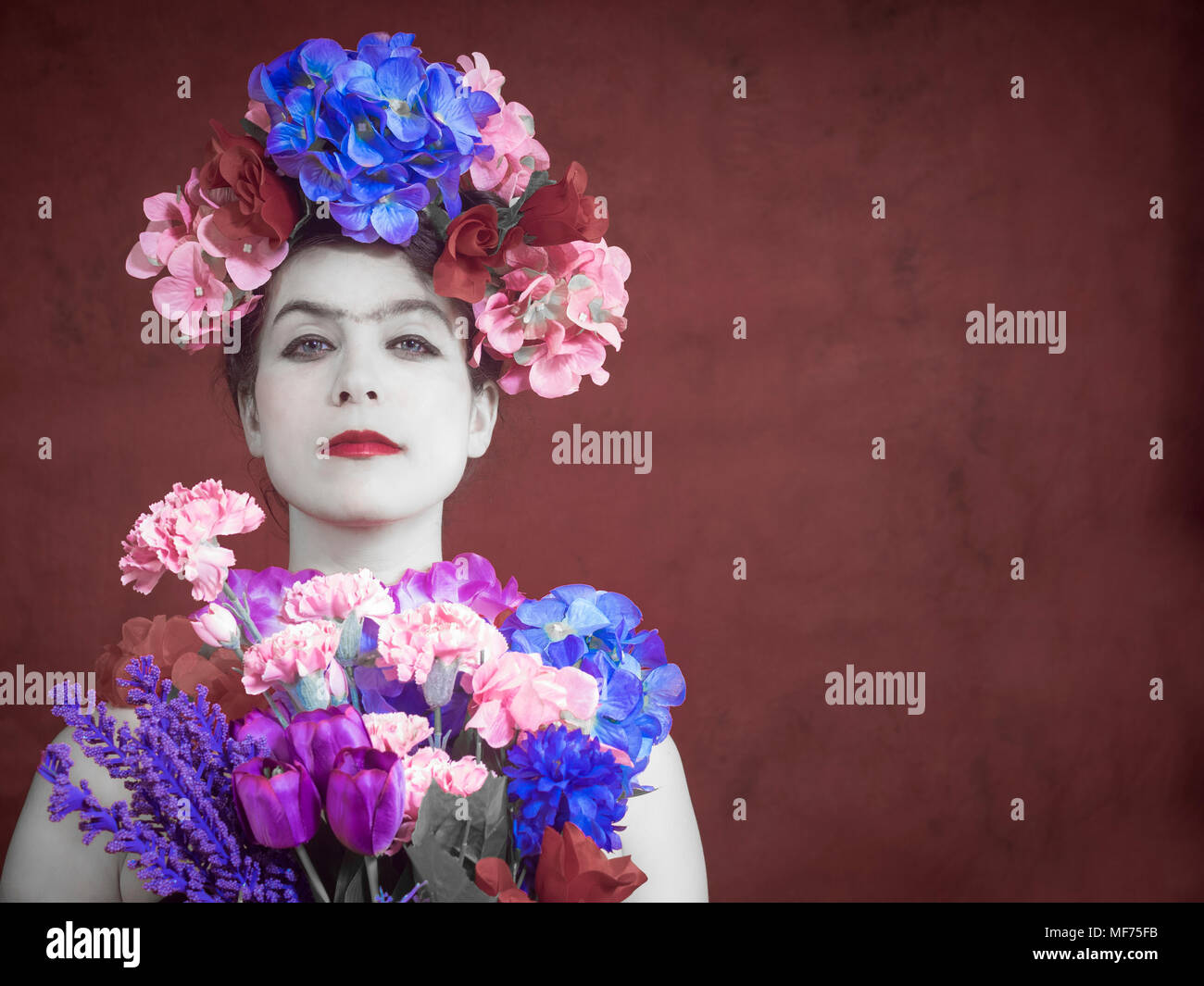 Inspiriert von frida kahlo -Fotos und -Bildmaterial in hoher Auflösung