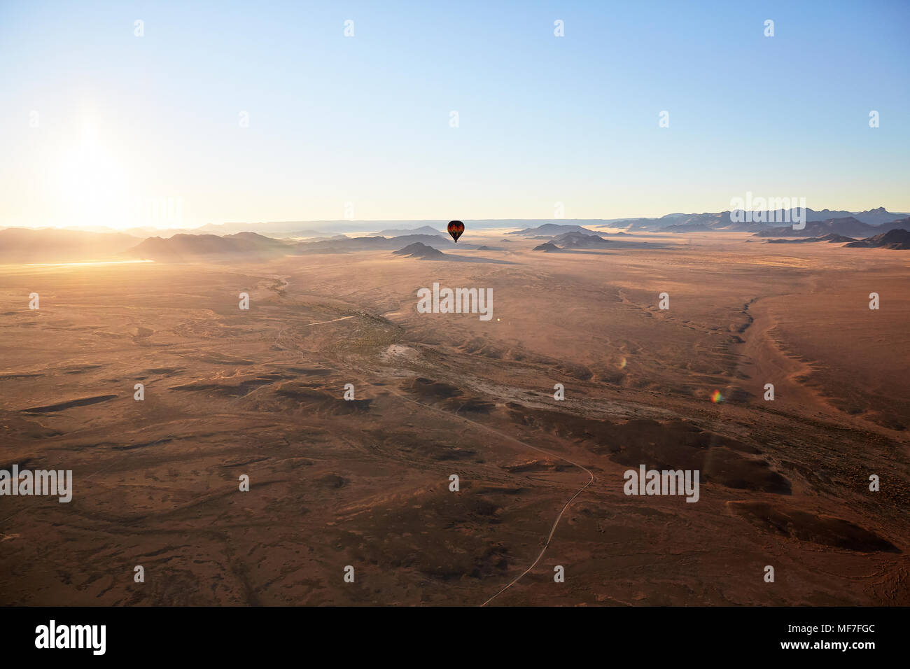 Afrika, Namibia, Namib-Naukluft-Nationalpark, Sossusvlei, Kulala Wilderness Reserve, Heißluftballon Stockfoto