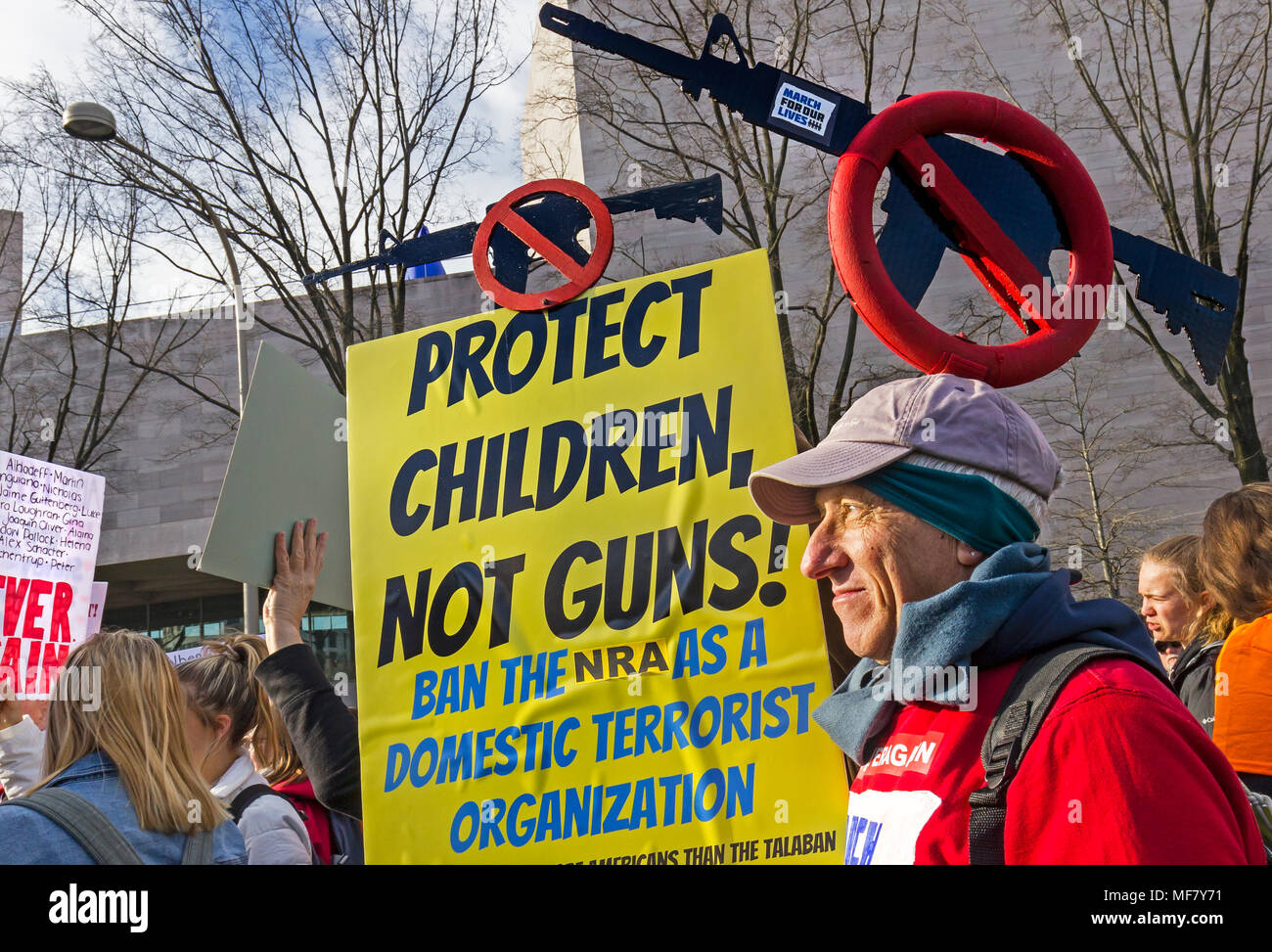 Erfinderischer Kopf Kleid. März für unser Leben Kundgebung gegen Waffengewalt am 24. März 2018 in Washington, DC. Stockfoto