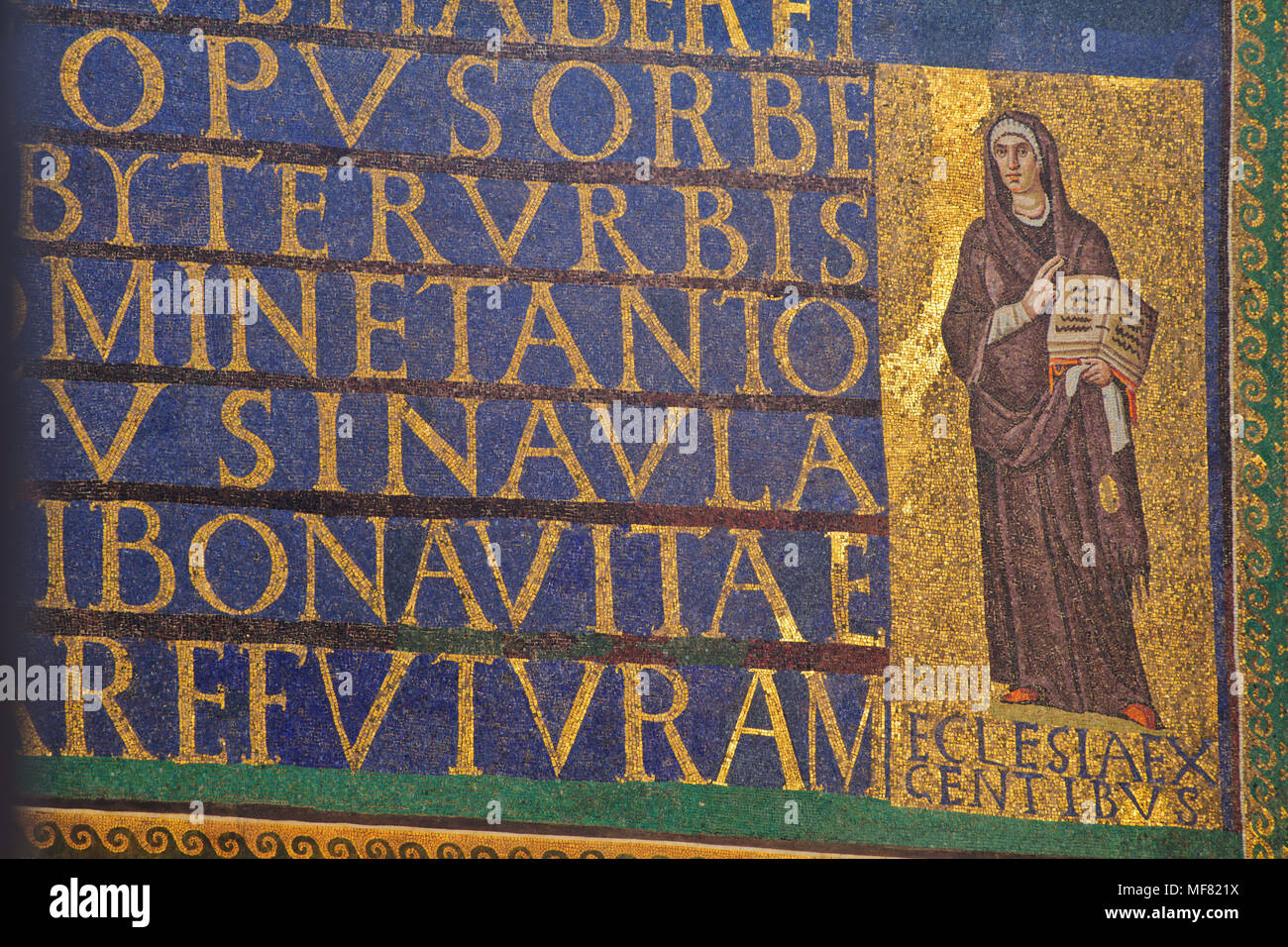 Basilika Santa Sabina - Mosaik mit der ursprünglichen 5. Jahrhundert Weihe der Kirche - Rom Stockfoto