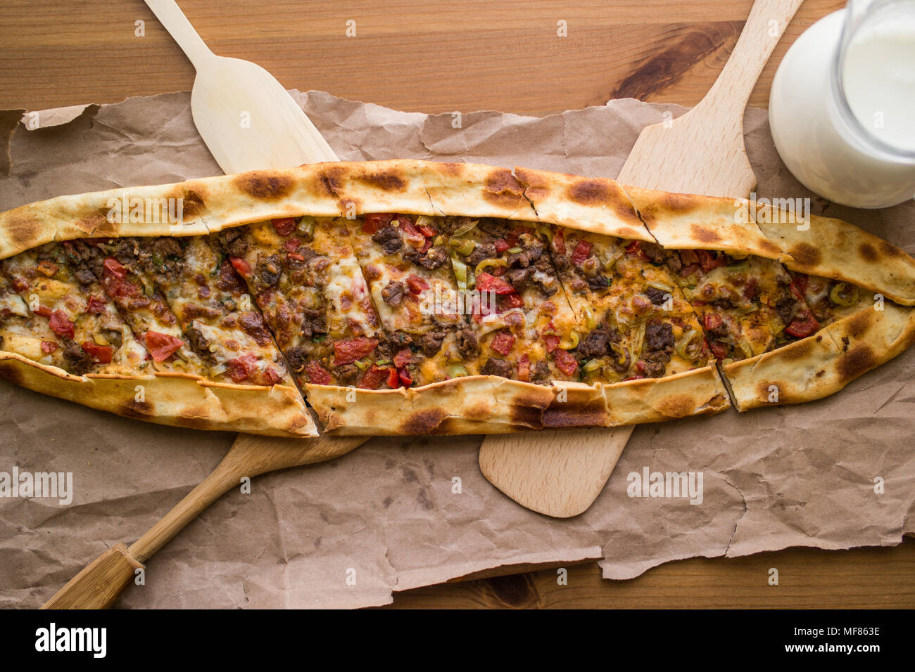 Kusbasili pide -Fotos und -Bildmaterial in hoher Auflösung – Alamy