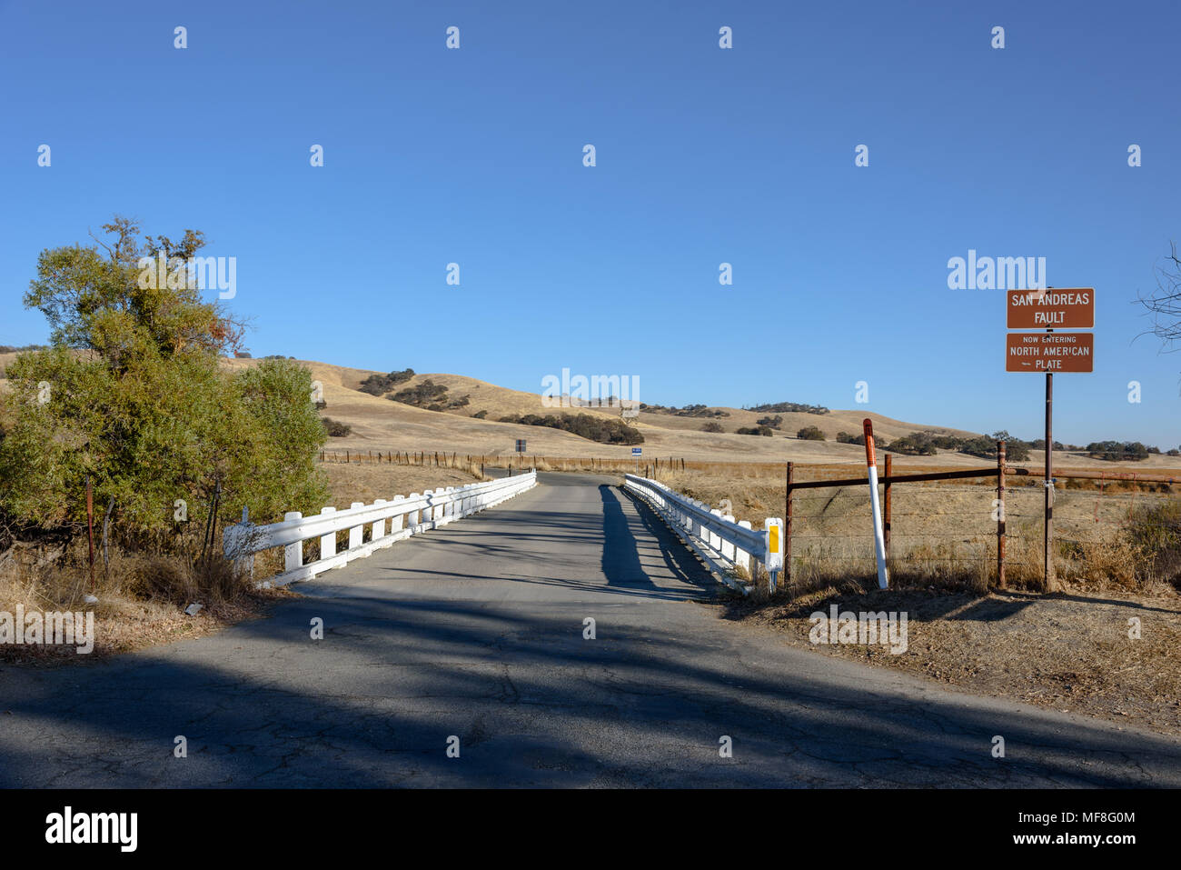 Die Brücke über die San Andreas Störung in Parkfield, Kalifornien Stockfoto