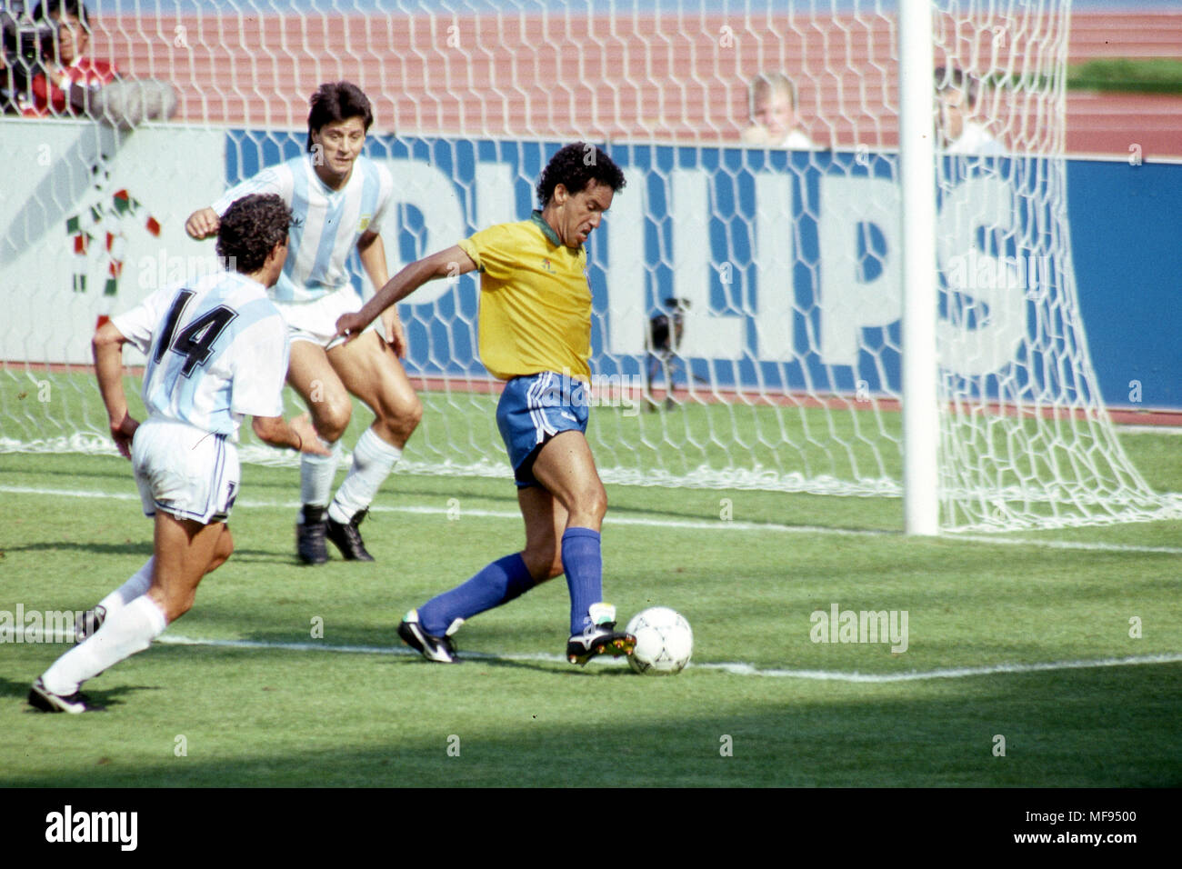 1990 14 fifa wm italien Fotos und Bildmaterial in hoher Auflösung Alamy