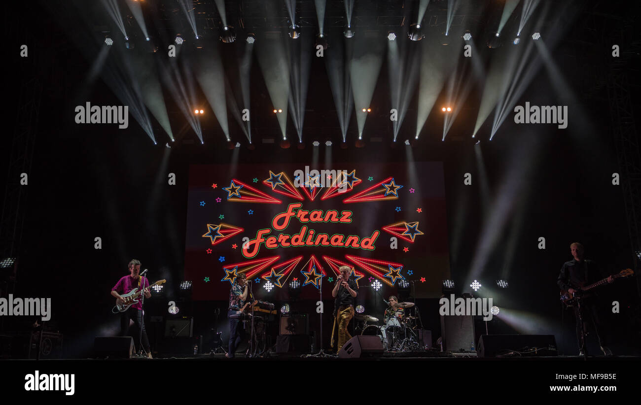 Franz Ferdinand, die am Sonntag Abend auf der großen Bühne an der siegreichen Festival 2017 Stockfoto