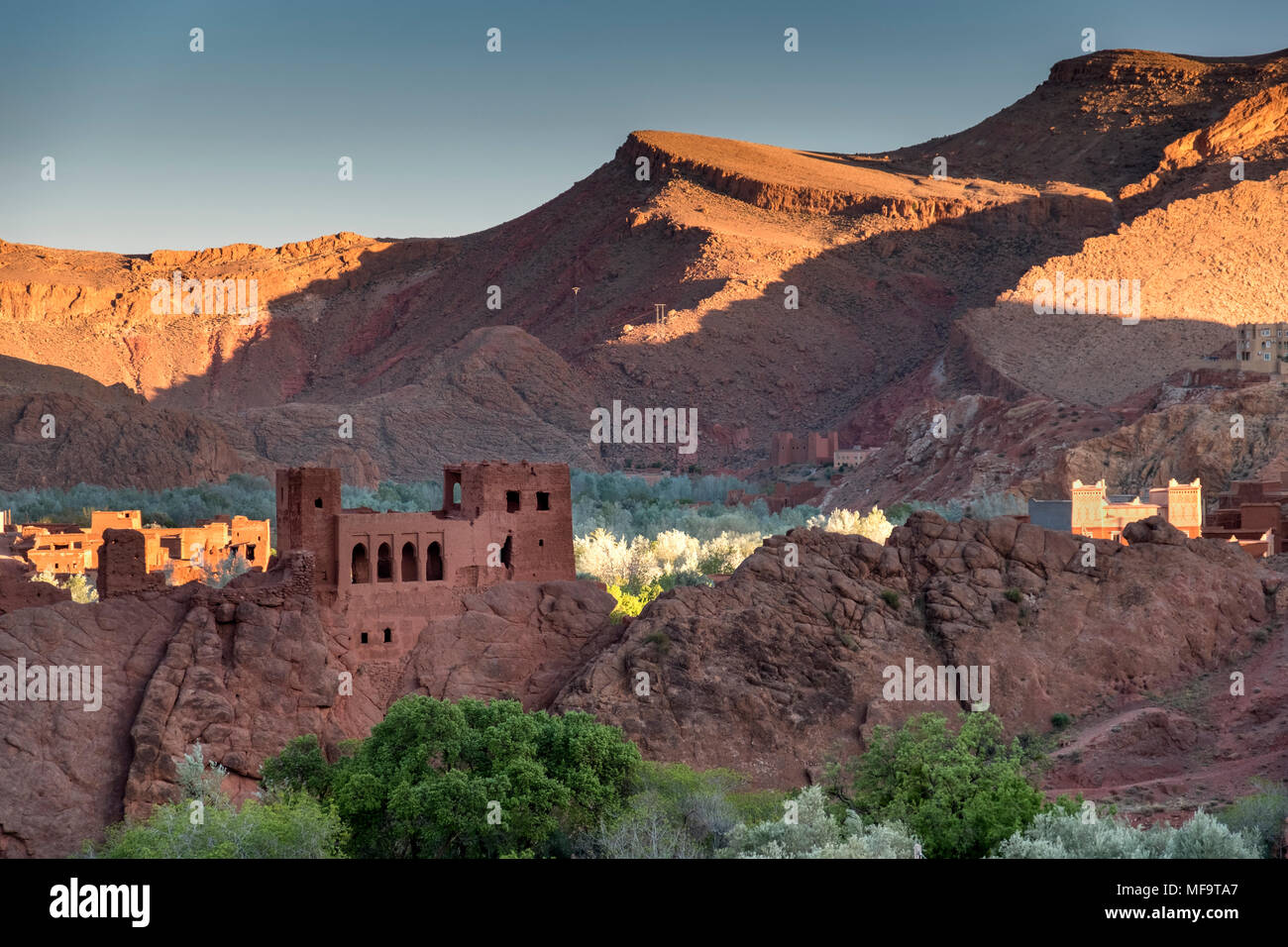 Abgebrochene Kasbah in der spektakulären Dades Tal Marokko Stockfoto