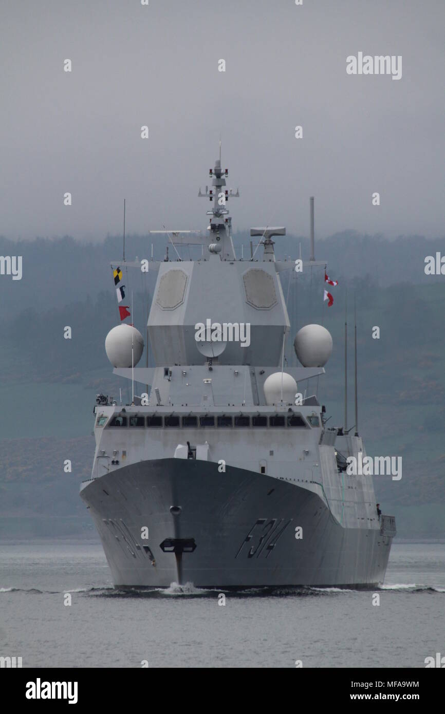 KNM Thor Heyerdahl (F 314), eine Fridtjof Nansen-Klasse Fregatte der norwegischen Marine, vorbei an Greenock bei der Ankunft für Übung gemeinsame Krieger 18-1. Stockfoto