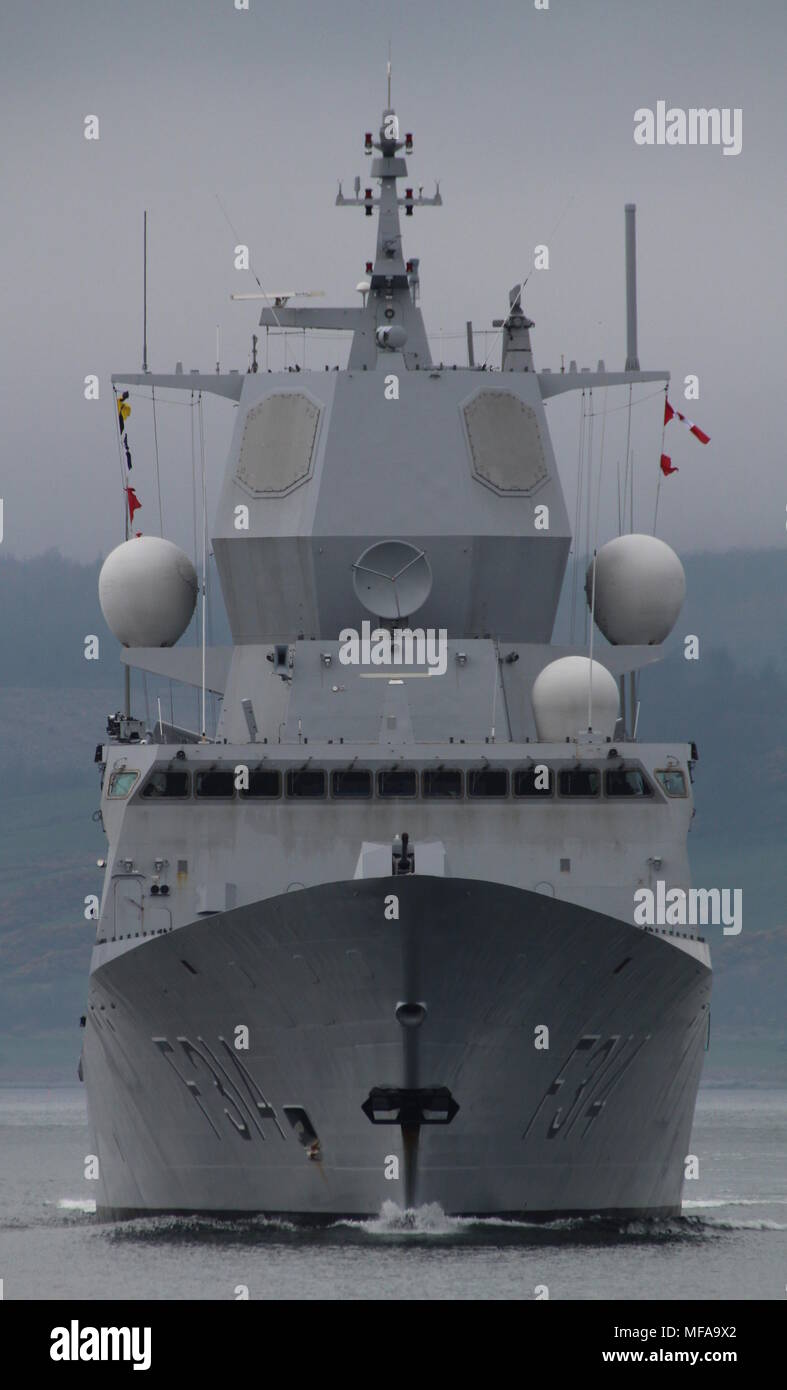 KNM Thor Heyerdahl (F 314), eine Fridtjof Nansen-Klasse Fregatte der norwegischen Marine, vorbei an Greenock bei der Ankunft für Übung gemeinsame Krieger 18-1. Stockfoto