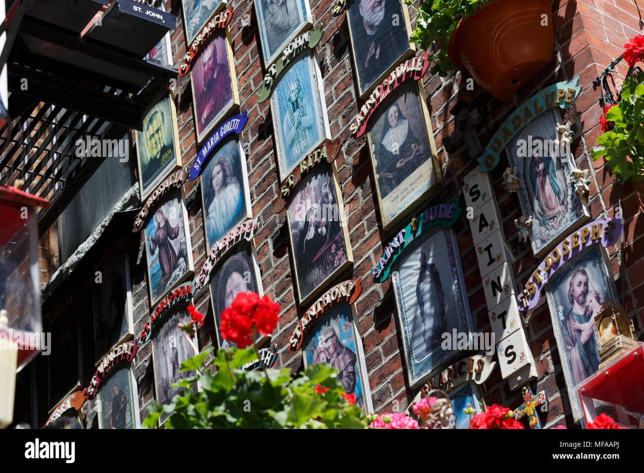 Religiöse Heiligtum der katholischen Heiligen, North End Nachbarschaft, Boston, Massachusetts, USA Stockfoto
