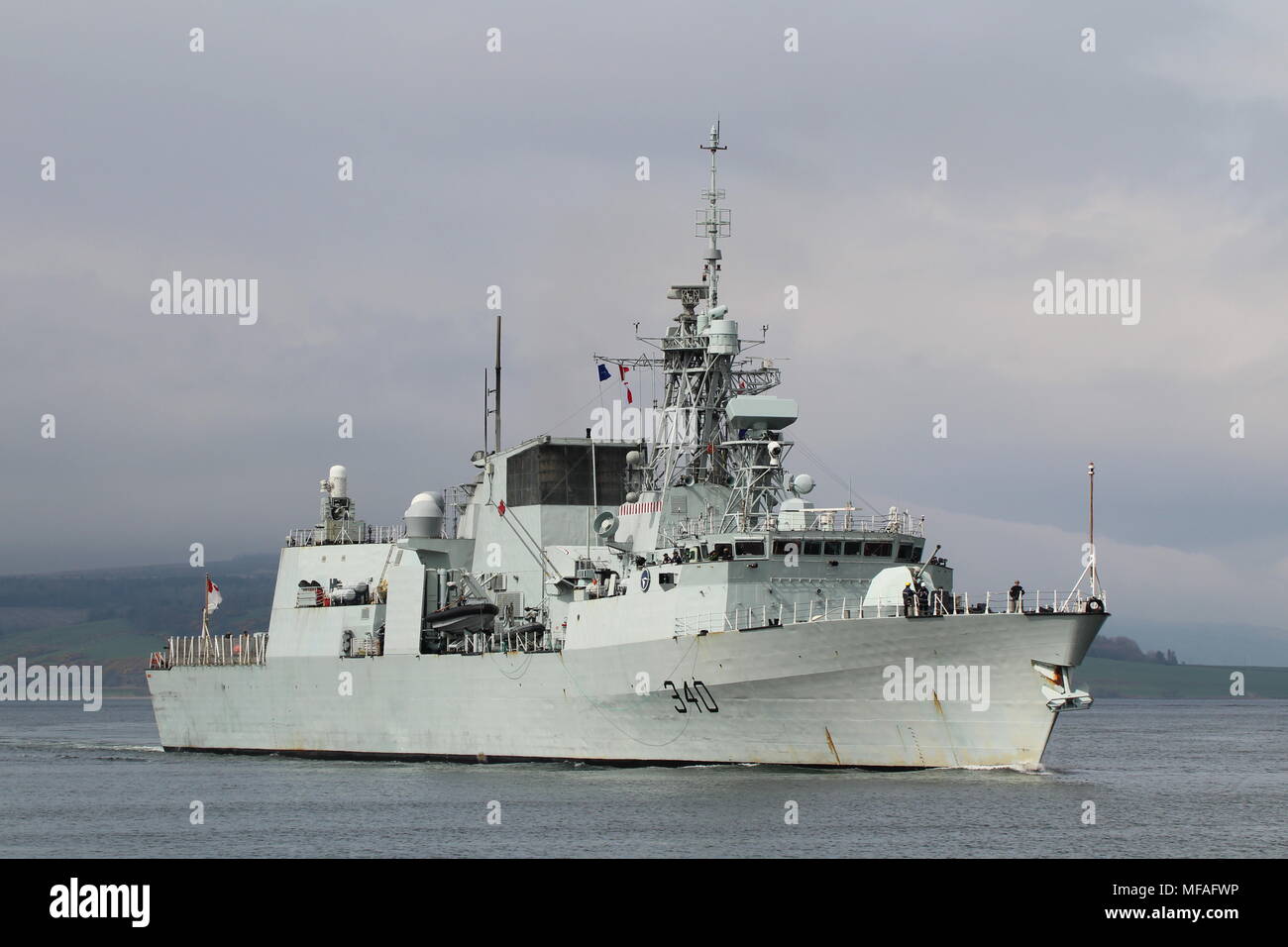 HMCS St John's (FFH-340), ein Halifax-Klasse (oder Stadt-Klasse) Fregatte der Royal Canadian Navy betrieben, bei der Ankunft für Übung gemeinsame Krieger 18-1. Stockfoto