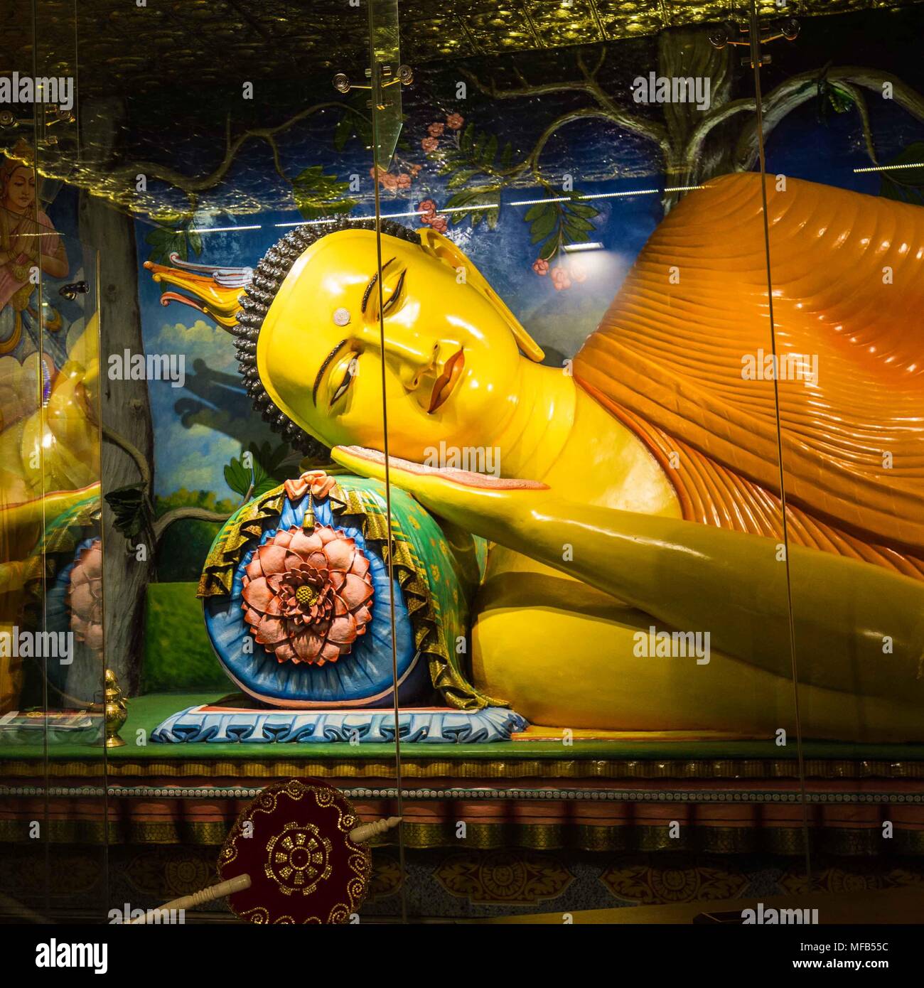 Buddha in Mahatupa oder Ruwanweliseya große Dagoba Anuradhapura, U Stockfoto
