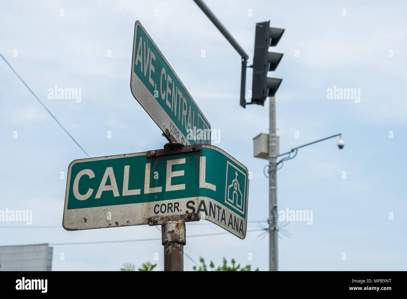 Panama City, Panama - März 2018: Street Sign der Avenida Central, einer belebten Einkaufsstraße in Panama City Stockfoto
