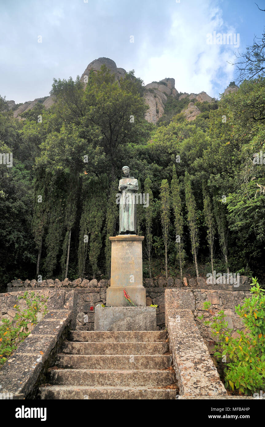 Eine Statue des heiligen Franz von Assisi in Kloster Montserrat, Katalanisch, Spanien. Stockfoto