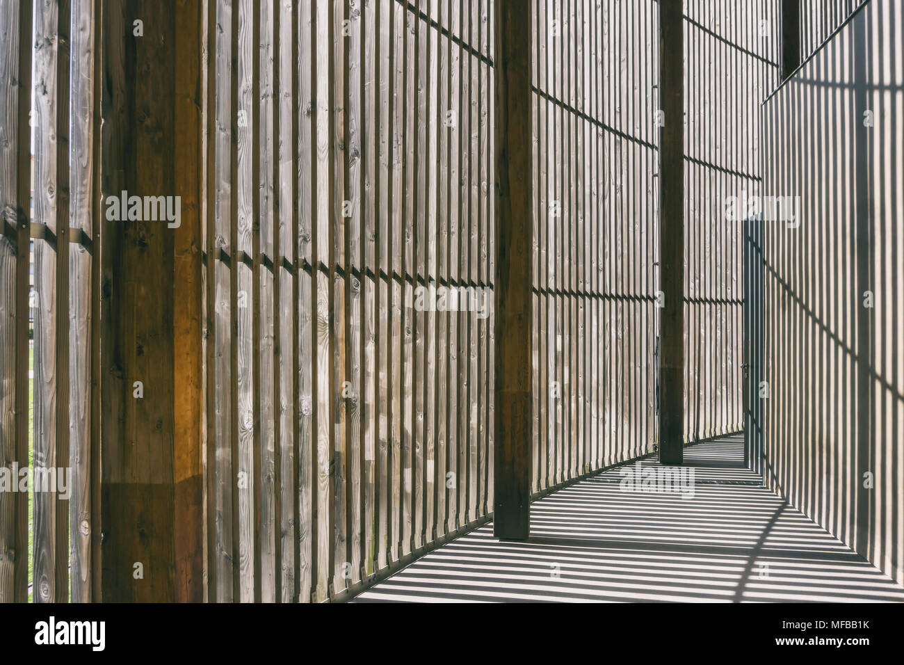Holzstäbchen Struktur als Teil der Kapelle der Versöhnung an der Gedenkstätte Berliner Mauer Park Stockfoto