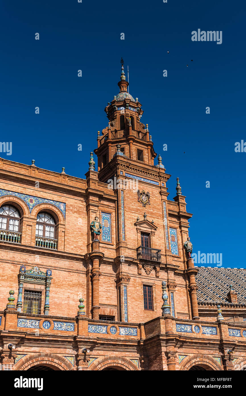 teil-der-zentralen-geb-ude-an-der-plaza-de-espana-in-sevilla