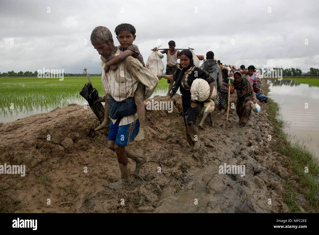 Rohingya-flüchtlinge in Bangladesch durch Grenz Punkte in Ukhia upazila von Cox's Bazar, Bangladesch. Stockfoto