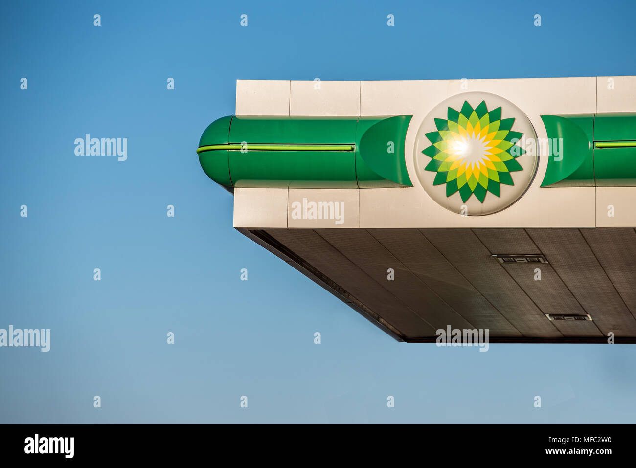 Northampton, Großbritannien - 25.Februar 2018: Tagesansicht von British Petroleum BP Logo in der Innenstadt. Stockfoto