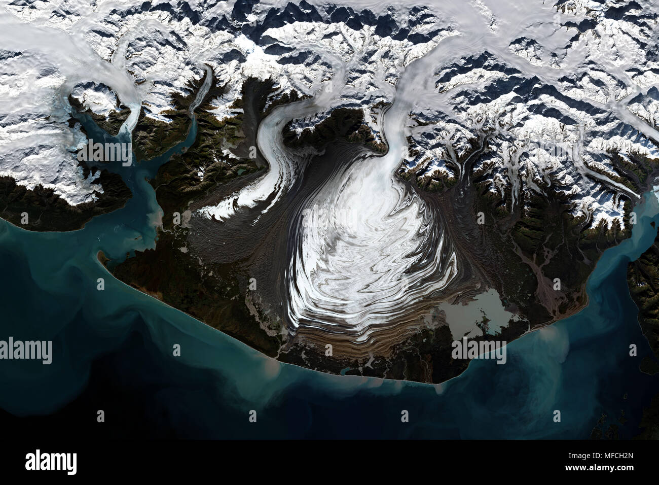 Malaspina Gletscher in Alaska aus dem Weltraum gesehen - Enthält Copernicus Sentinel Data von der ESA geändert Stockfoto