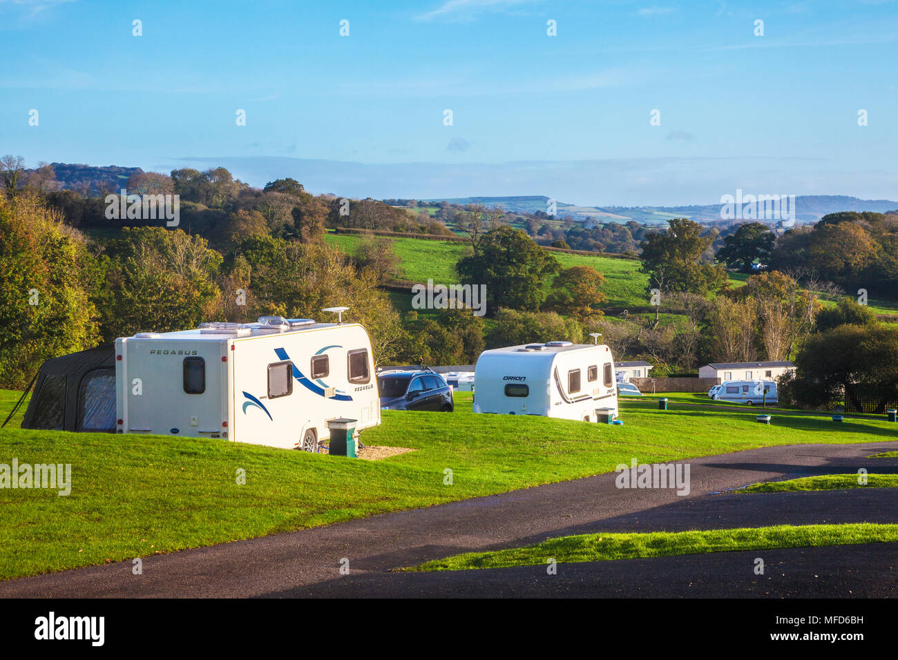 Ein Campingplatz mit Blick über die Landschaft von Dorset. Stockfoto