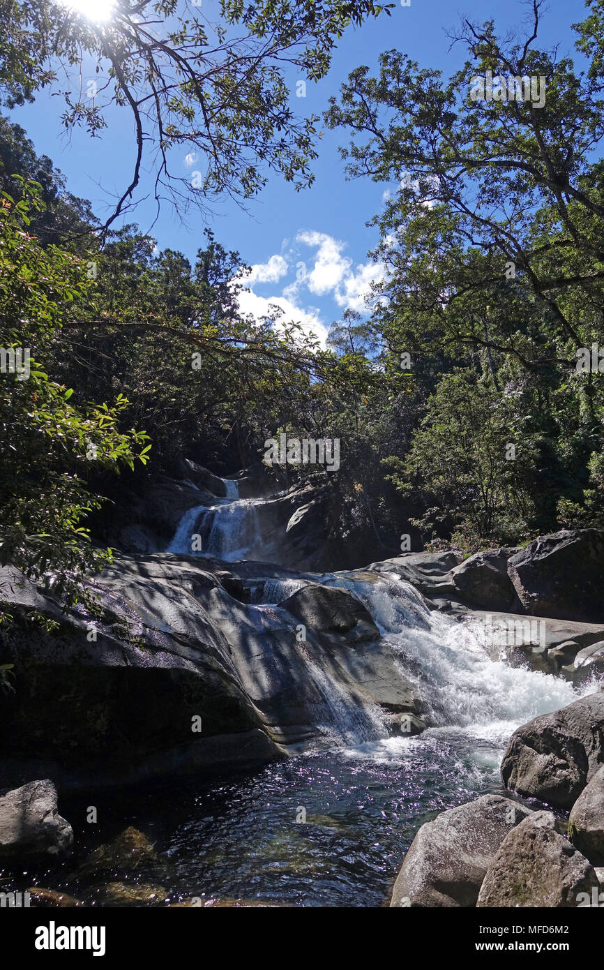 Josephine Falls eine klare Berg Oase fo Swimmingpool außen Cairns Queensland Australien verwendet Stockfoto