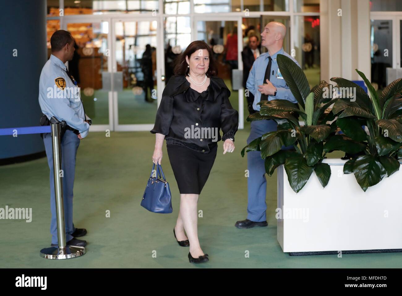 Vereinten Nationen, New York, USA, 24. April 2018 - Maria Luiza Viotti, Kabinettschef, der Generalsekretär der Vereinten Nationen, Antonio Guterres bei der Friedenssicherung und Aufrechterhaltung von Frieden treffen heute auf das UN-Hauptquartier in New York City. Foto: Luiz Rampelotto/EuropaNewswire | Verwendung weltweit Stockfoto