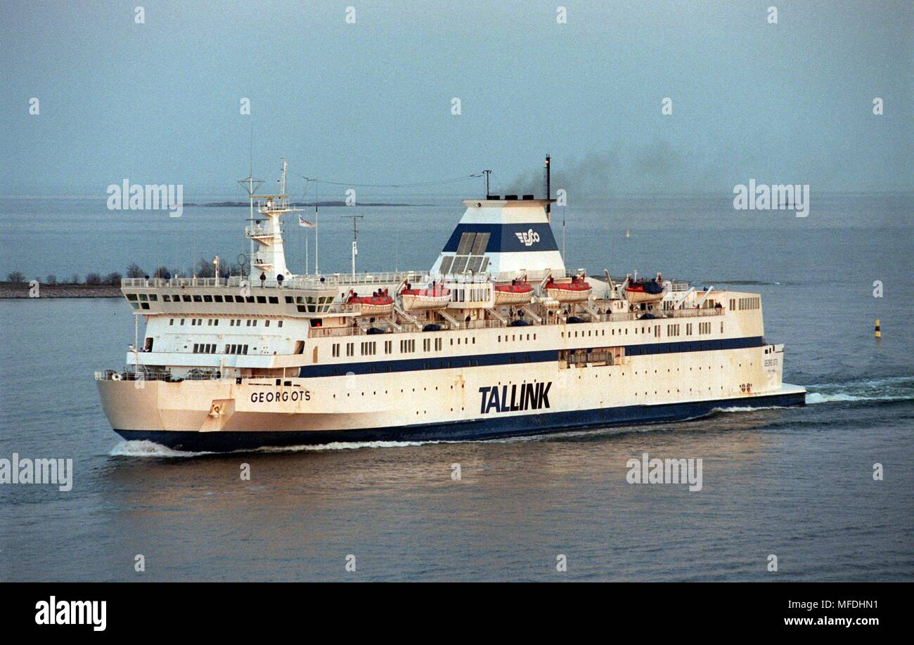 Die Fähre "Georgots' Der finnish-estonian Reederei Tallink am Eingang in den Hafen von der finnischen Hauptstadt Helsinki. (Aufnahme vom 11.5.1997). | Verwendung weltweit Stockfoto