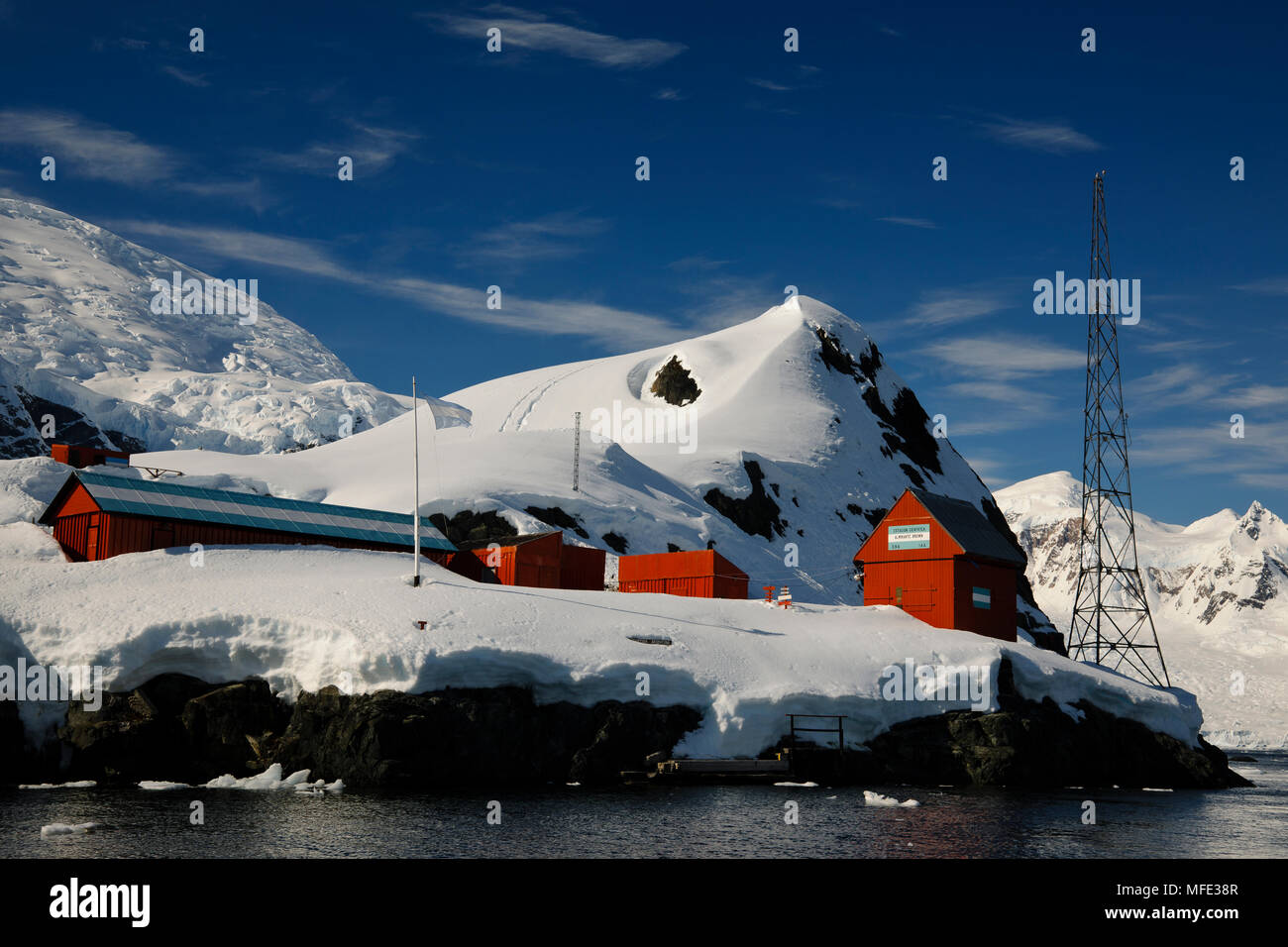 Almirante Brown Base (Argentinien) im Paradise Bay, Antarktische Halbinsel, Antarktis. Stockfoto