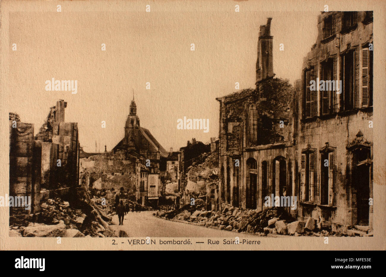 Rue Saint-Pierre in Verdun, Frankreich, nach dem Ersten Weltkrieg Beschuss (original Postkarte) Stockfoto