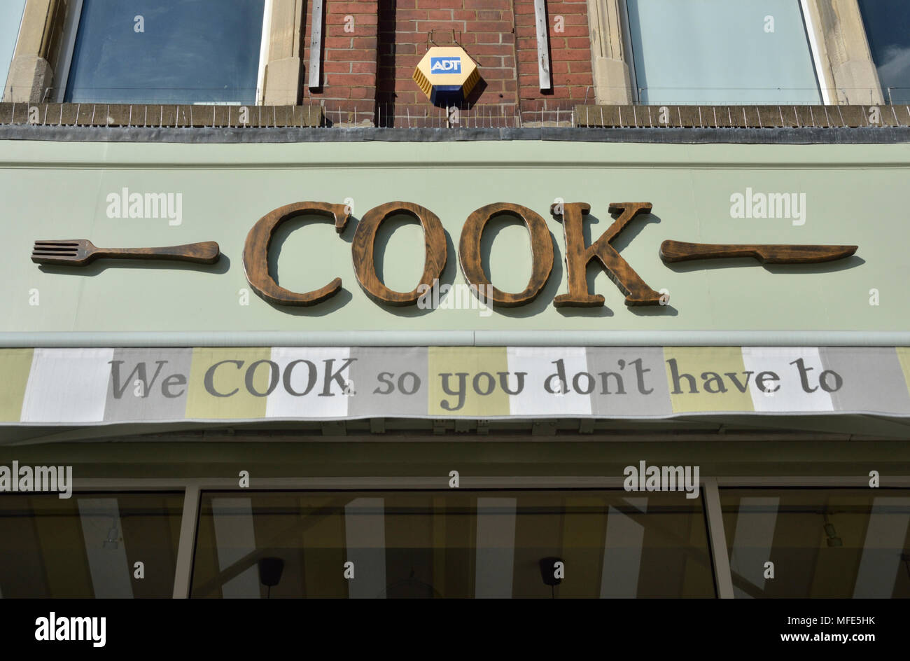 Cook gefrorene Fertiggerichte shop in Muswell Hill, London, UK. Stockfoto