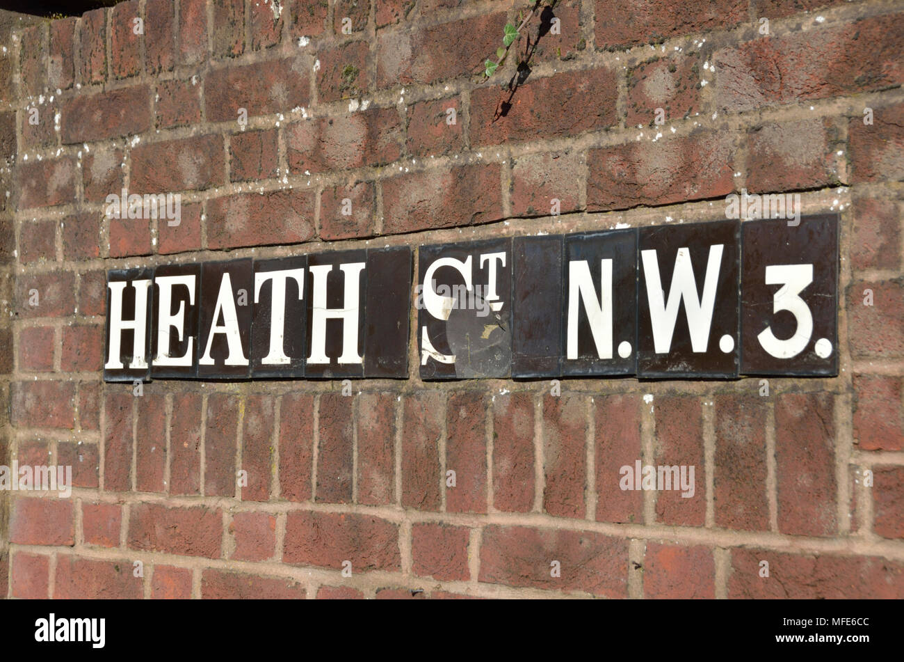 Heath Street NW3 street sign, Hampstead, London, UK. Stockfoto