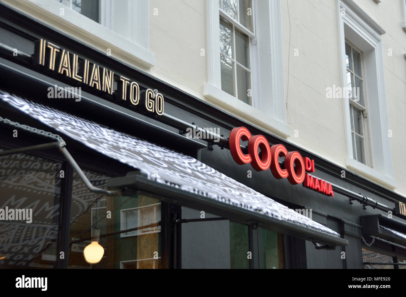 Coco di Mama Takeaway in Tottenham Street, Westminster, London, Großbritannien. Stockfoto