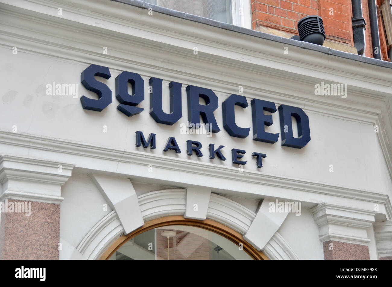 Sourced Markt Lebensmittel Shop in Marylebone, London, UK. Stockfoto
