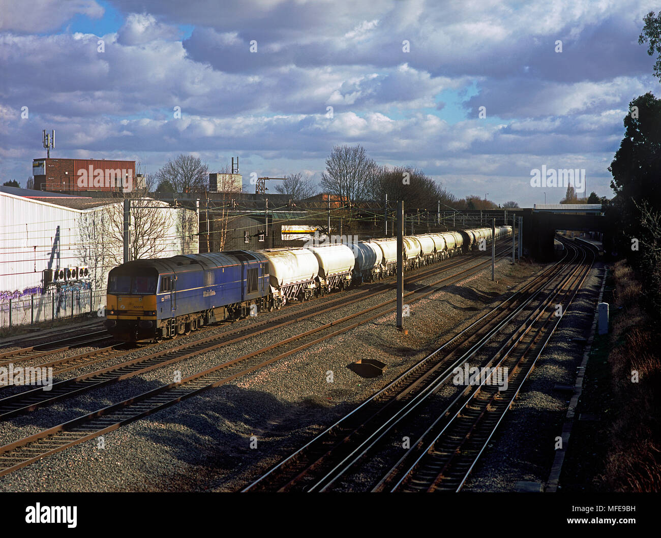 Eine Klasse 60 Diesellok Reihe 60078 Arbeiten einen Zug von drehgestell Zement Tanks am Grabstein Lane am 15. Januar 2005. Stockfoto