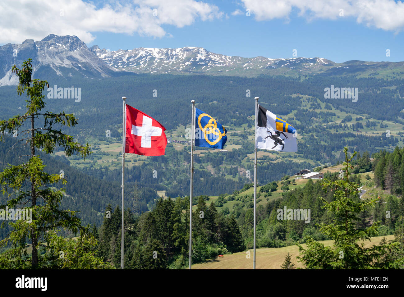 Blick von der Burg (Burgruine Belfort Belfort) in der Nähe von Brienz/Brinzauls Stockfoto