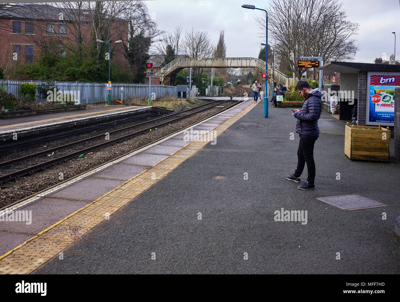 Die Plattform in Richtung Bahnhof Crewe in Crewe, Cheshire Stockfoto