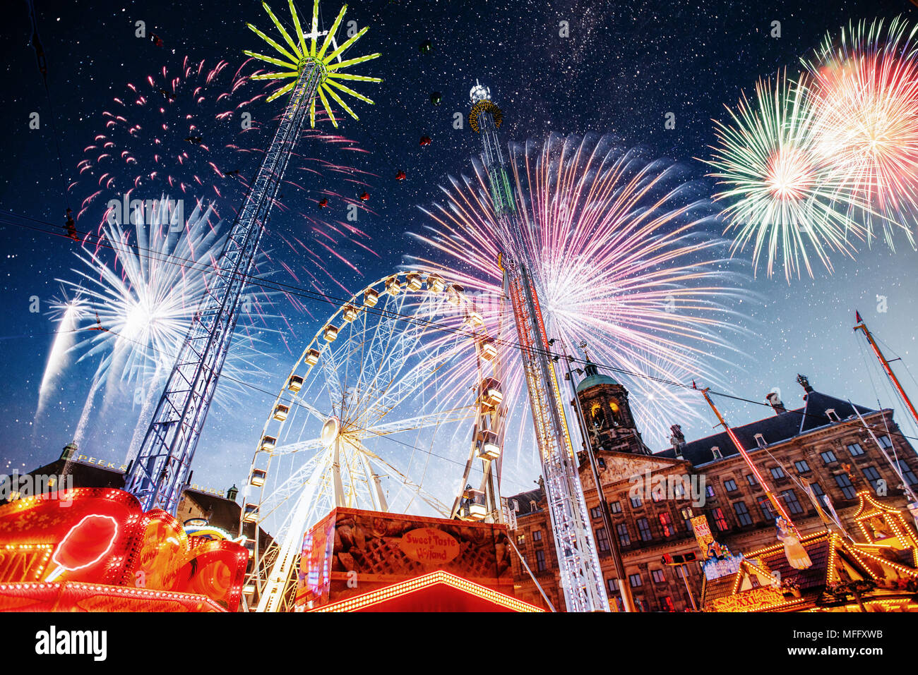 Amusement Park in der Mitte von Amsterdam bei Nacht. Stockfoto