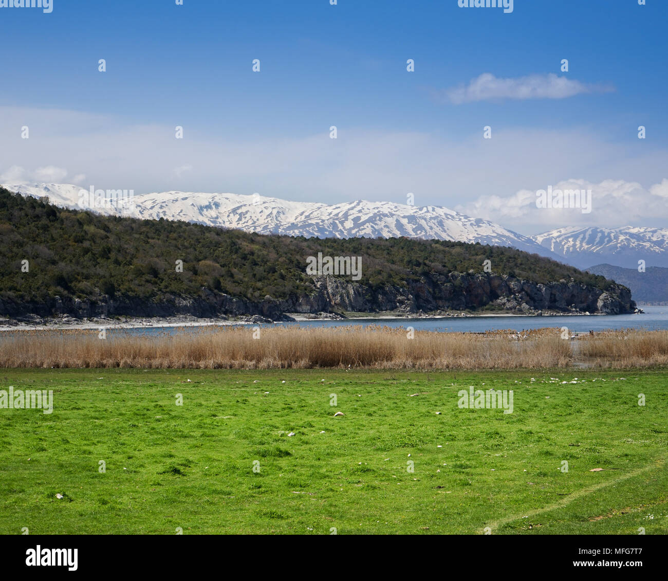 Foto in großen Prespa See im Norden Griechenlands. Der See ist Teil Griechenlands, Albaniens und der EHEMALIGEN JUGOSLAWISCHEN REPUBLIK MAZEDONIEN Gebiet. Stockfoto