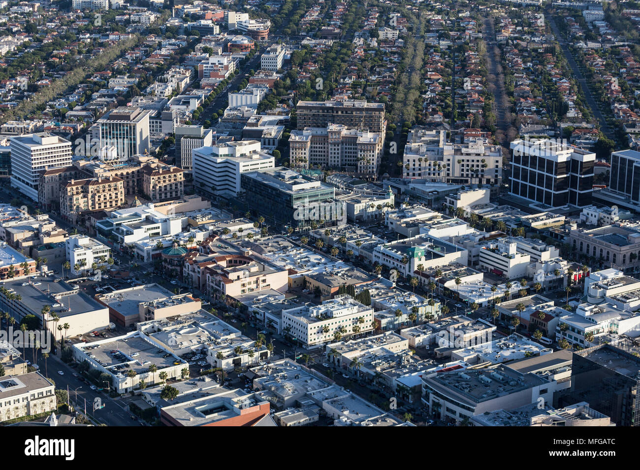 Antenne der Downtown Beverly Hills Business District in der Nähe von Los Angeles, Kalifornien. Stockfoto